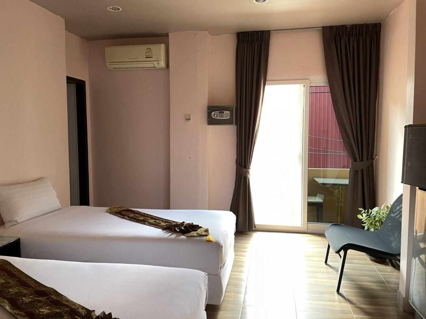 Sureena Hotel Pattaya Esterno foto
